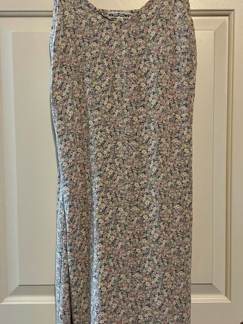 Wallflower Ditsy Pastel Floral Print V-Neck Cami Slip Dress - Size L